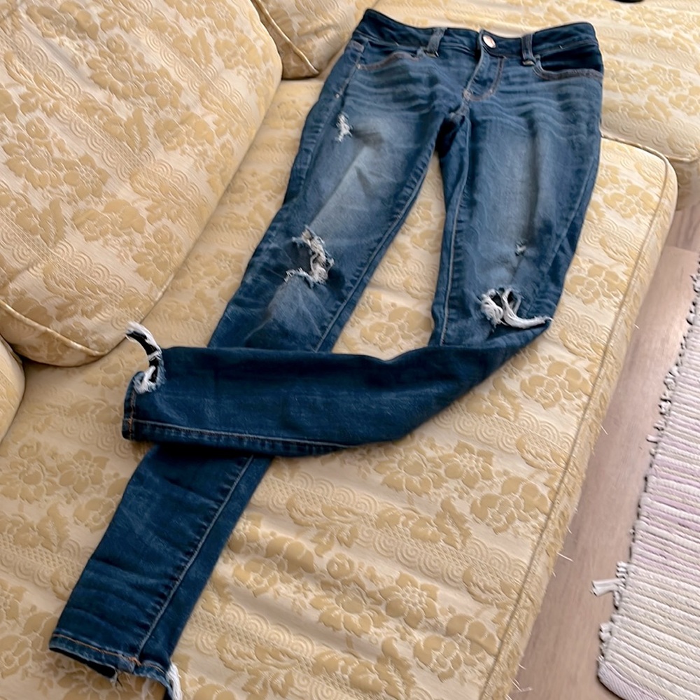 American Eagle Super Super Stretch Factory Ripped Jeans w stretch